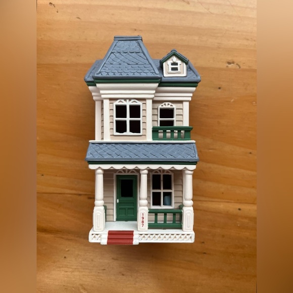 1987 House Main St Hallmark Keepsake Ornament Nostalgic Houses & Shops Vintage - Picture 4 of 7
